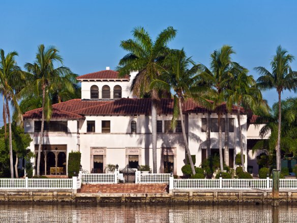 Renovated Villa Water Front